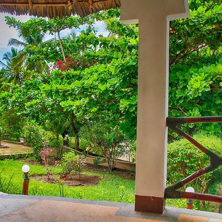 African Sun Sand Sea Beach Resort & Spa Bwejuu Extérieur photo