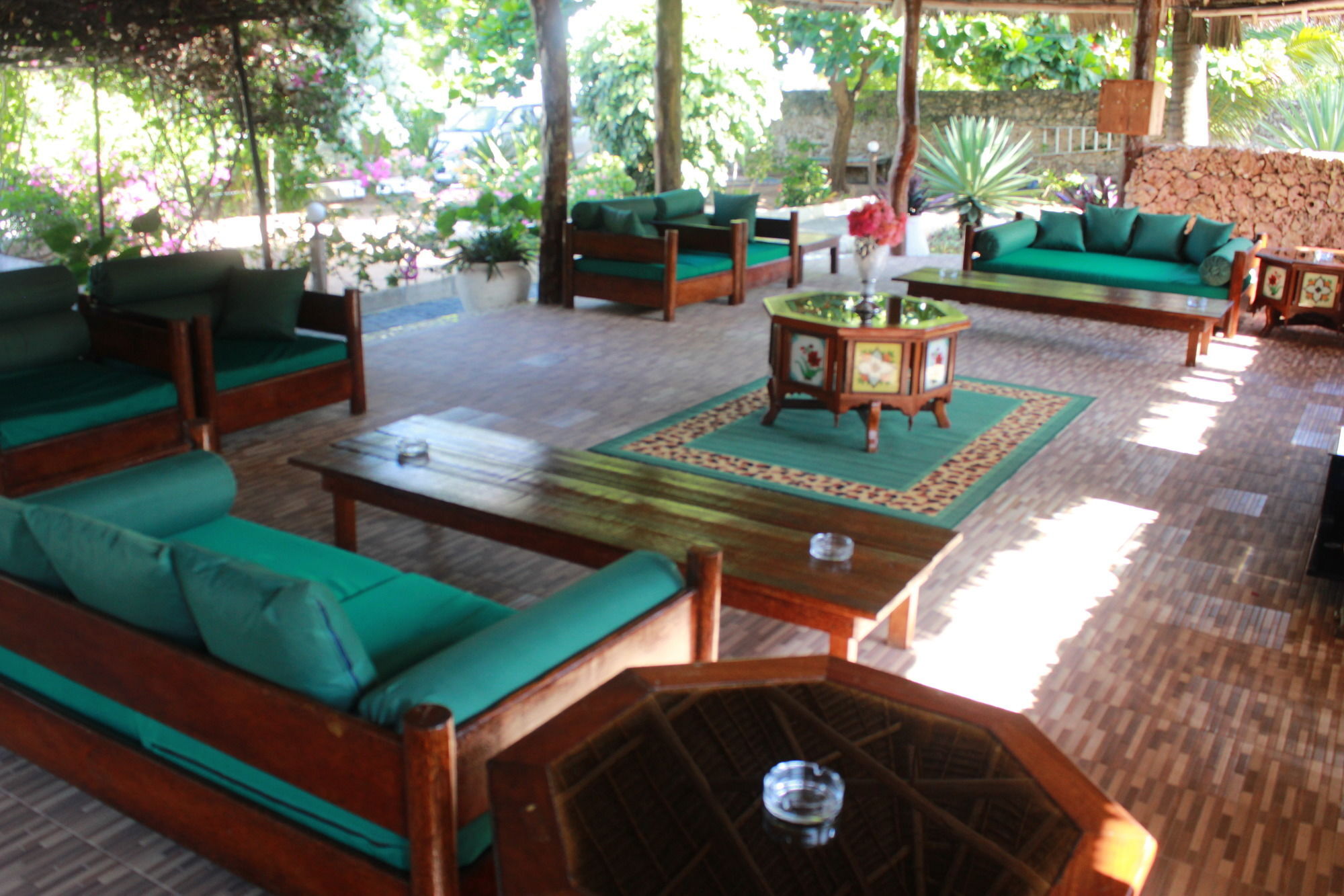 African Sun Sand Sea Beach Resort & Spa Bwejuu Extérieur photo