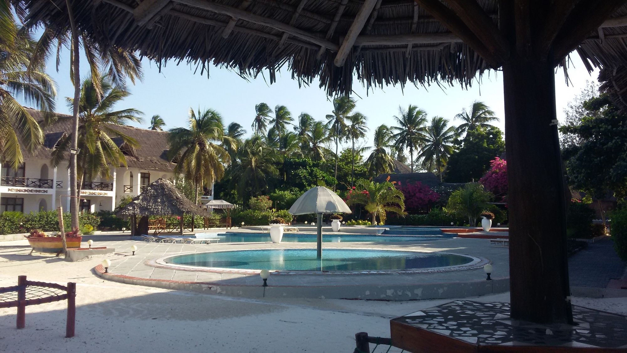 African Sun Sand Sea Beach Resort & Spa Bwejuu Extérieur photo